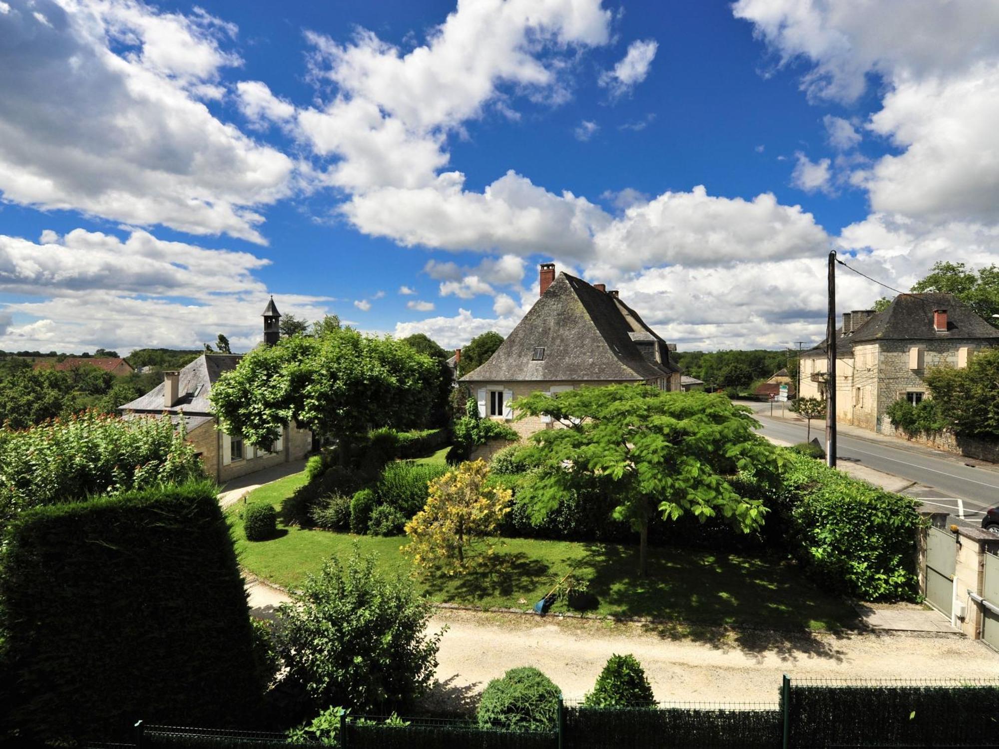 Auberge D'Ici Et D'Ailleurs Cressensac-Sarrazac Dış mekan fotoğraf
