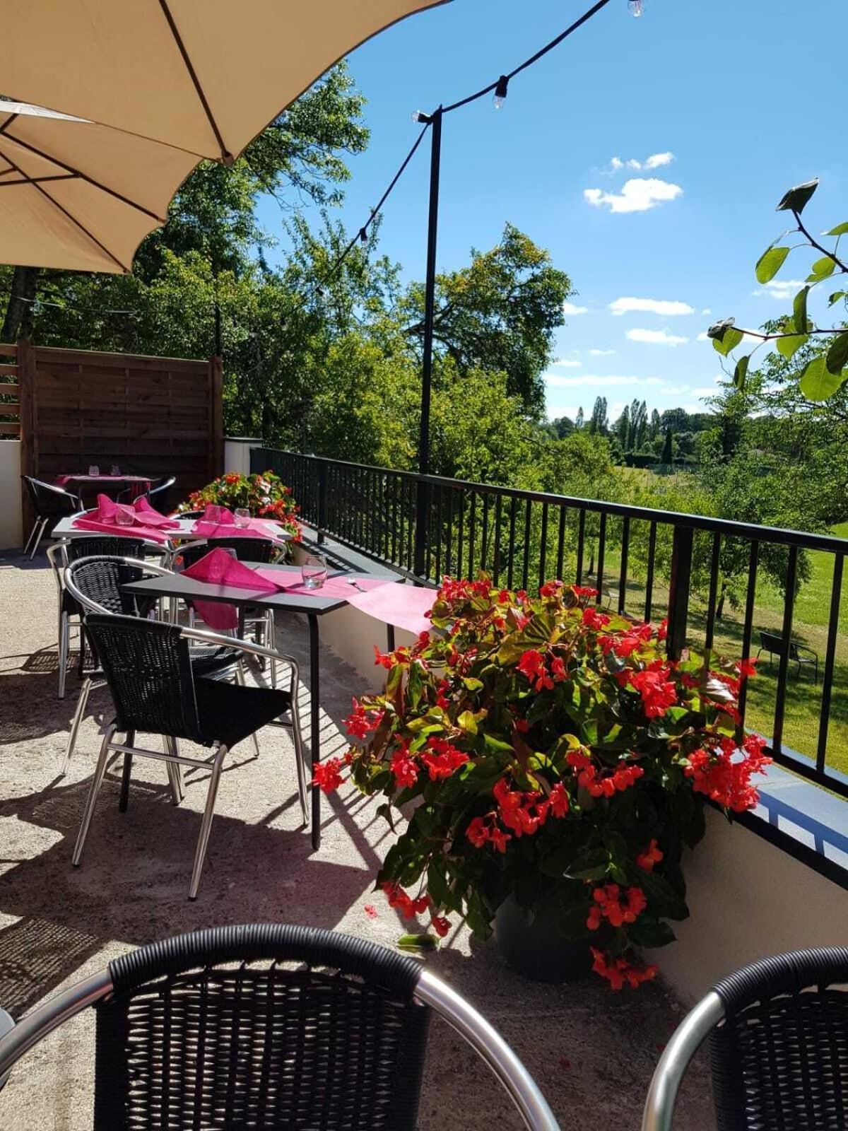 Auberge D'Ici Et D'Ailleurs Cressensac-Sarrazac Dış mekan fotoğraf