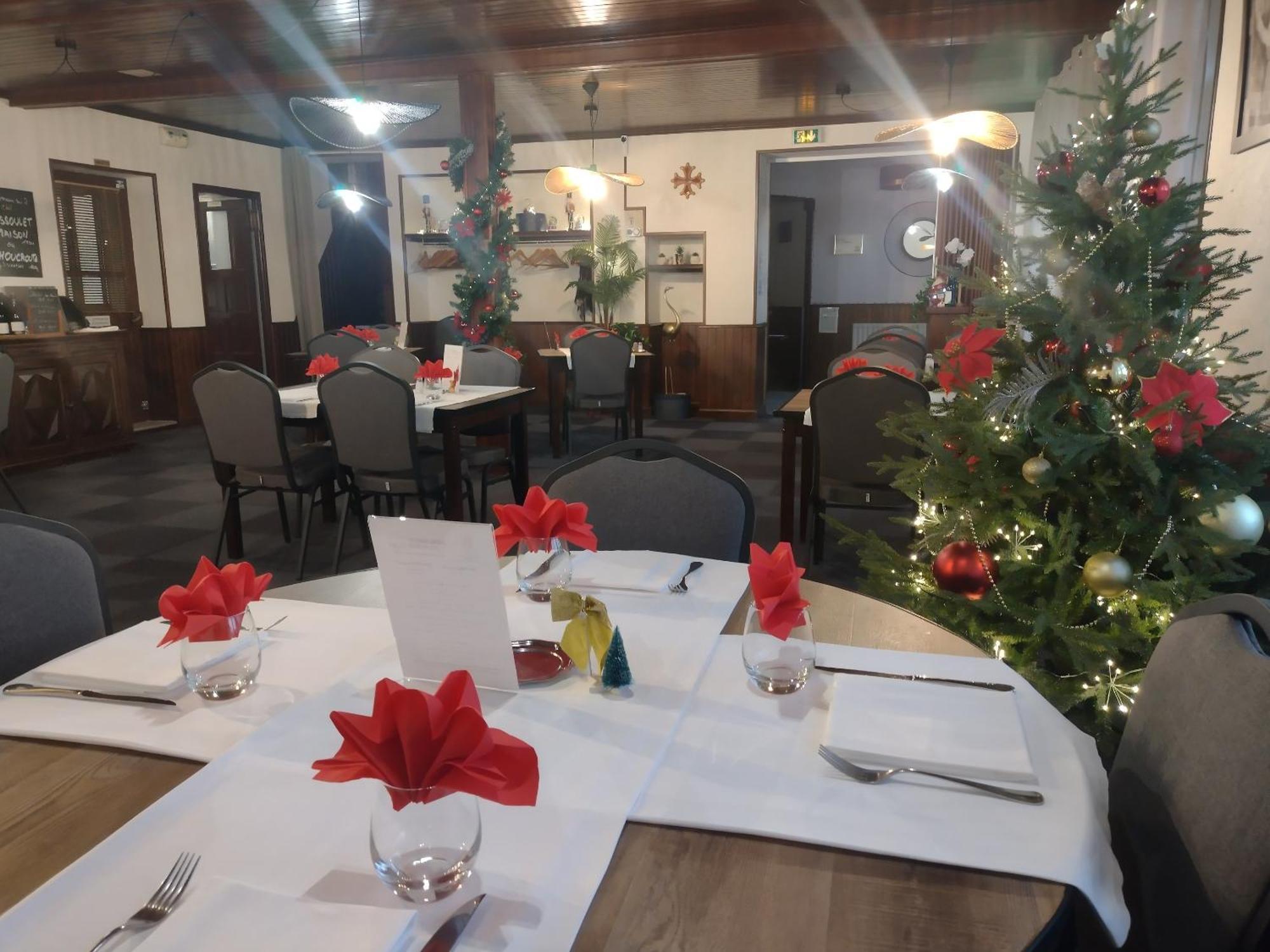 Auberge D'Ici Et D'Ailleurs Cressensac-Sarrazac Dış mekan fotoğraf